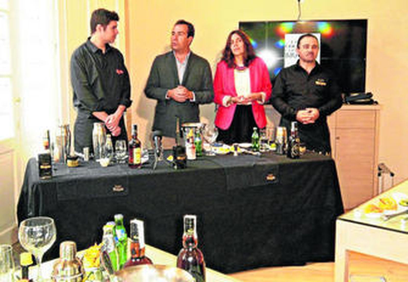 Los responsables del primer taller de 'Coctelería con base de brandy', durante la primera edición.