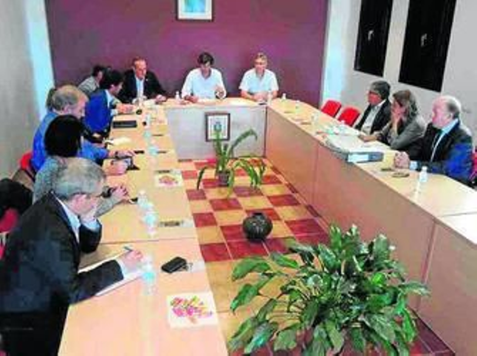 Un momento de la mesa de trabajo para el distrito equino, ayer.