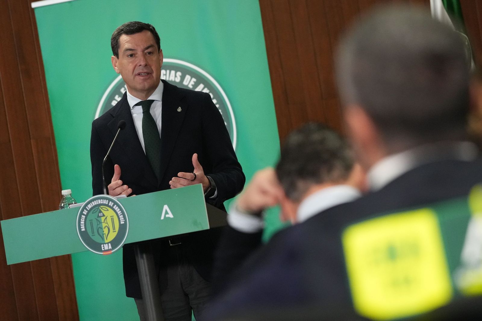 Juanma Moreno anuncia la suspensión de las clases en Andalucía ante la adversa situación climatológica que se espera