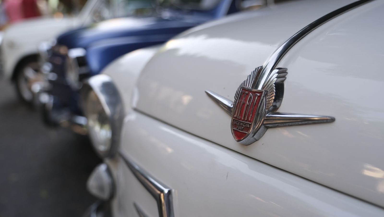 Imágenes de la exposición de Amigos del Seat 600 y Mini Cooper, en la Feria de Almería