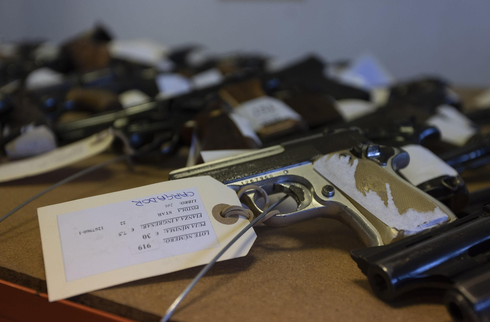 Una de las armas cortas que sale a subasta.