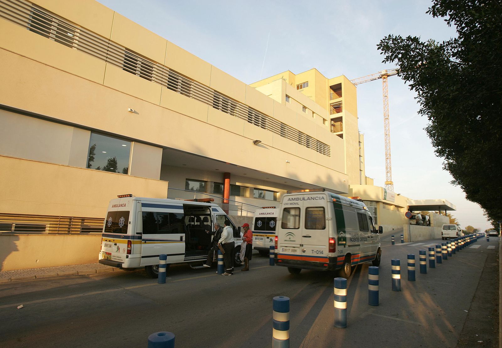 El servicio de Urgencias del Hospital Universitario Torrecárdenas atendió en primera instancia al hombre.
