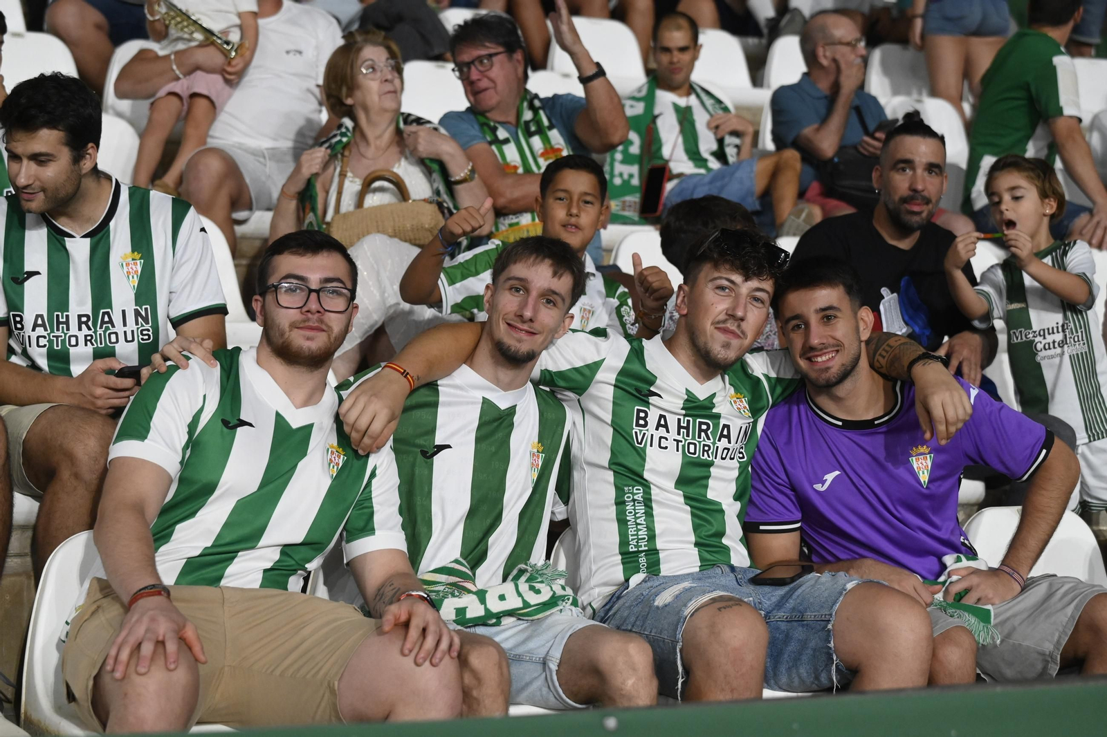 Las mejores fotos del ambiente en El Arcángel para el Córdoba CF - Racing de Santander