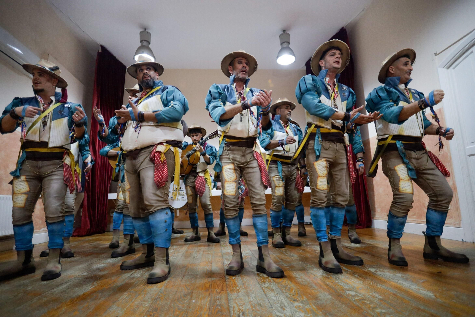 el ambiente en los camerinos del Falla.