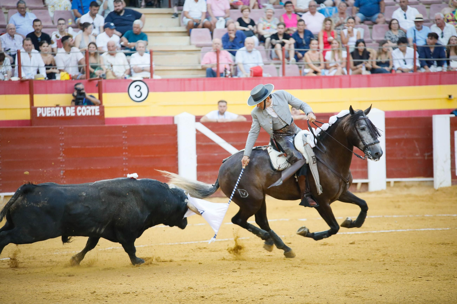 Imágenes de la corrida de toros en Roquetas de Mar