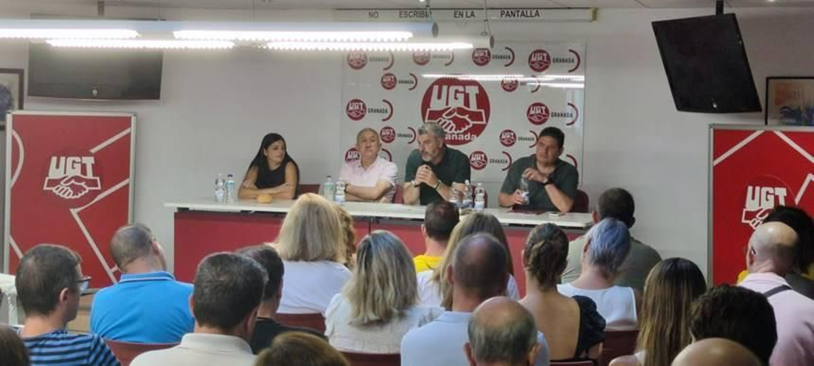 Un momento del acto Un momento del acto