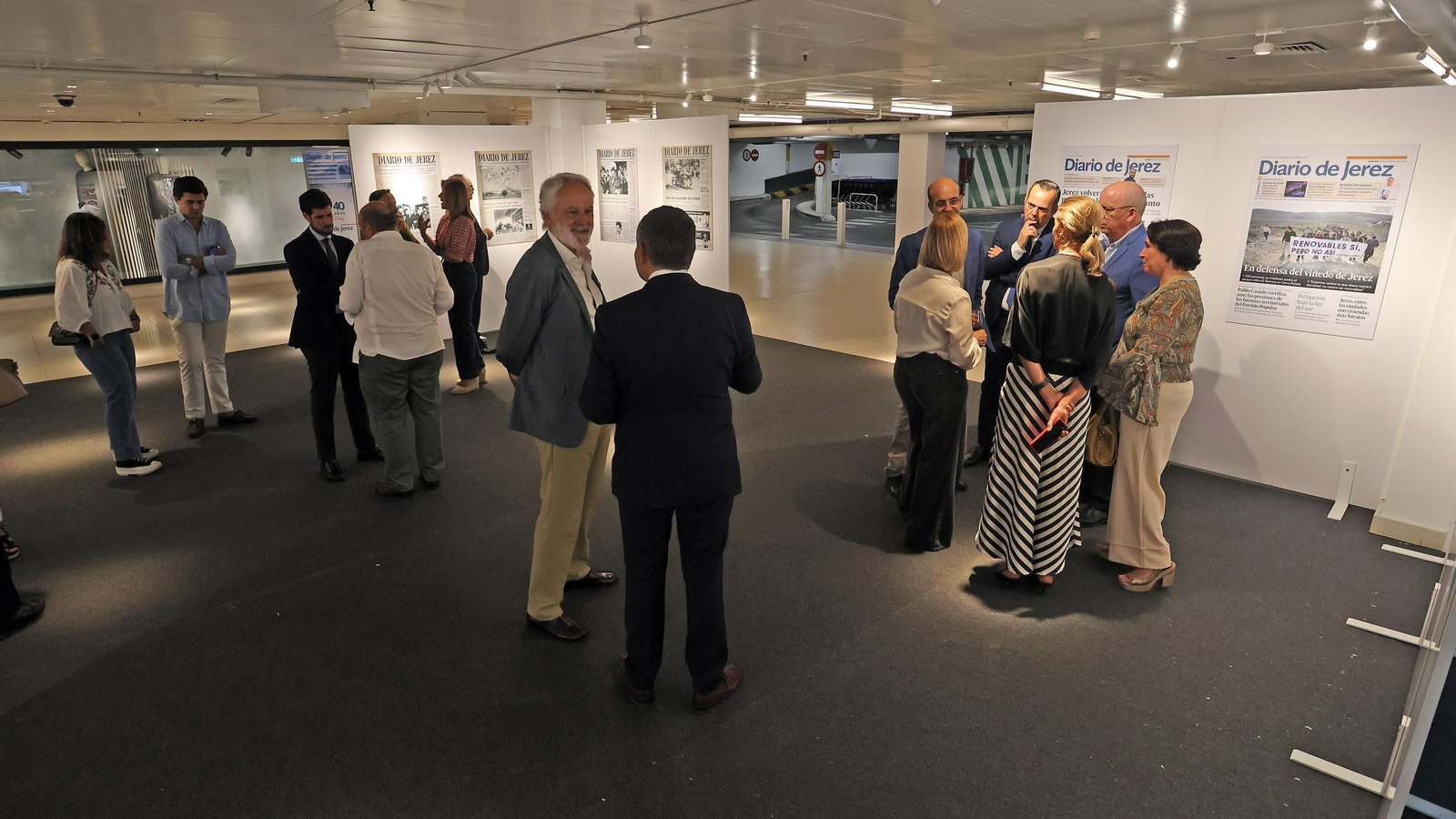 Imágenes de la exposición de portadas del Diario de Jerez en El Corte Inglés por los 40 años