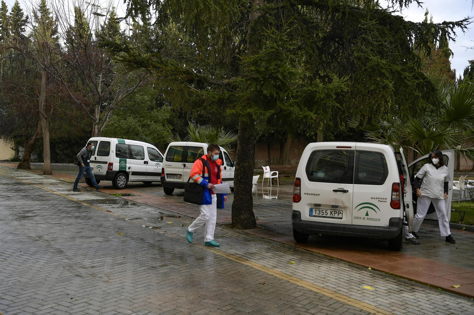 Fotos: segundo día de vacunas en Granada