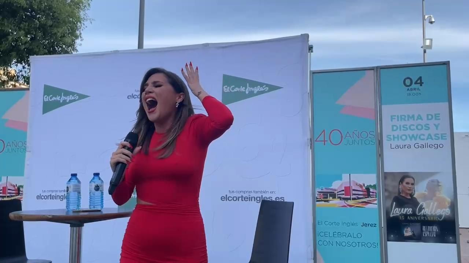 Laura Gallego dedica una canción al 40 aniversario de Diario de Jerez y El Corte Inglés