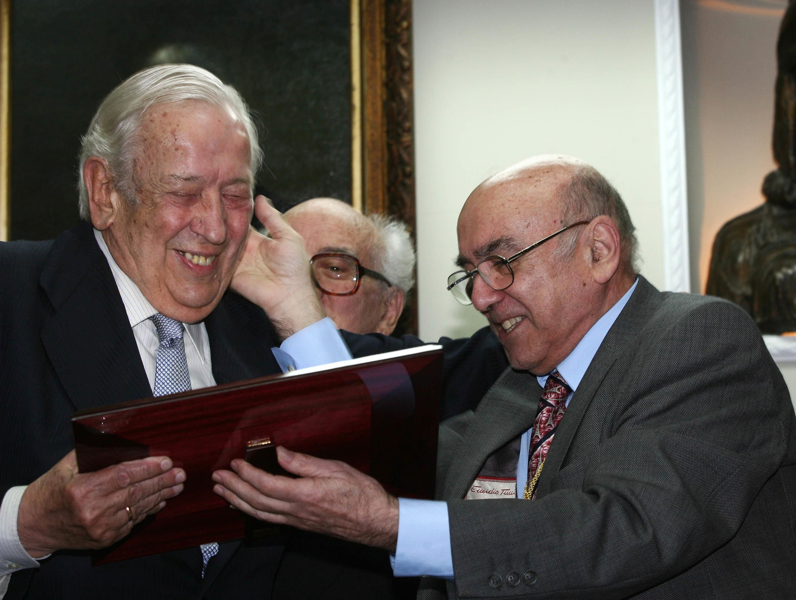 Manuel Olivencia, en un homenaje
