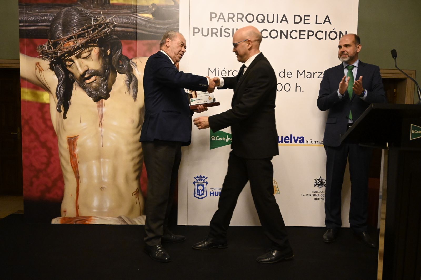 Acto de entrega de recuerdos por la XXX Exaltación a la Saeta de Huelva, en imágenes