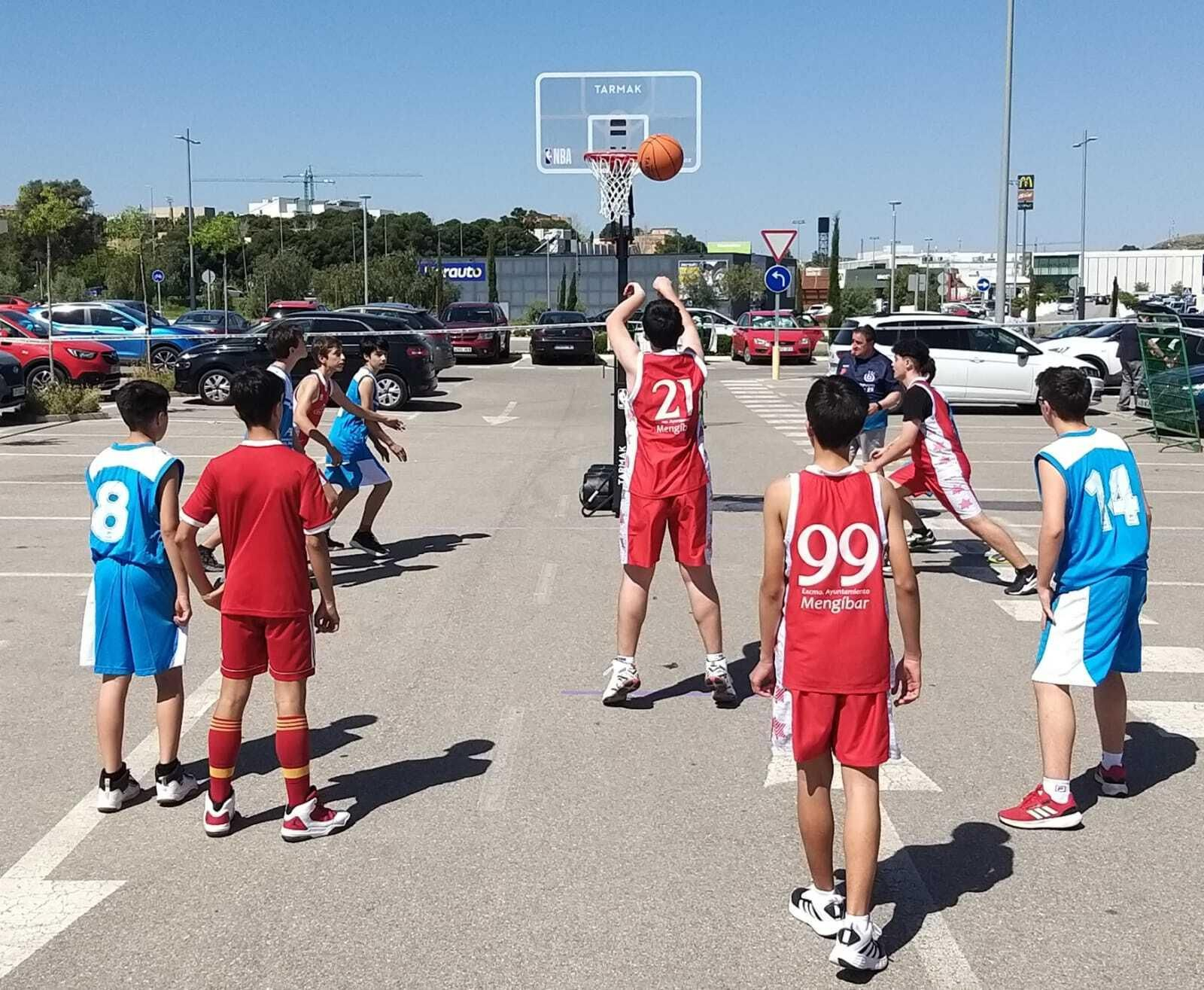 En imágenes: basket solidario de la mano del CD Bulevar en favor de ALES