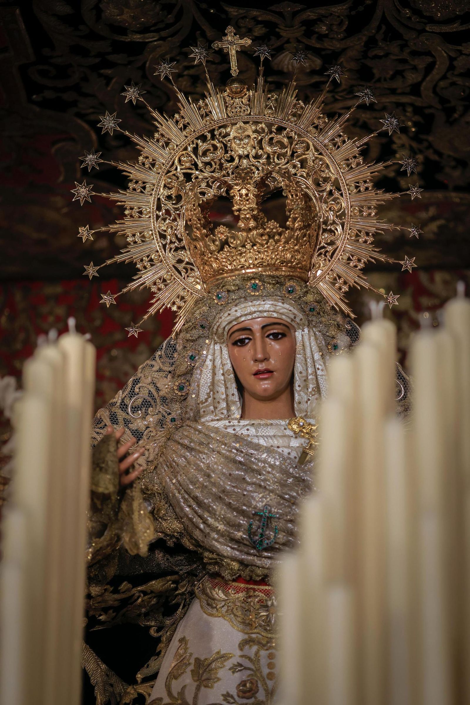 La Esperanza de Triana en su paso para la Magna de Sevilla, todas las imágenes