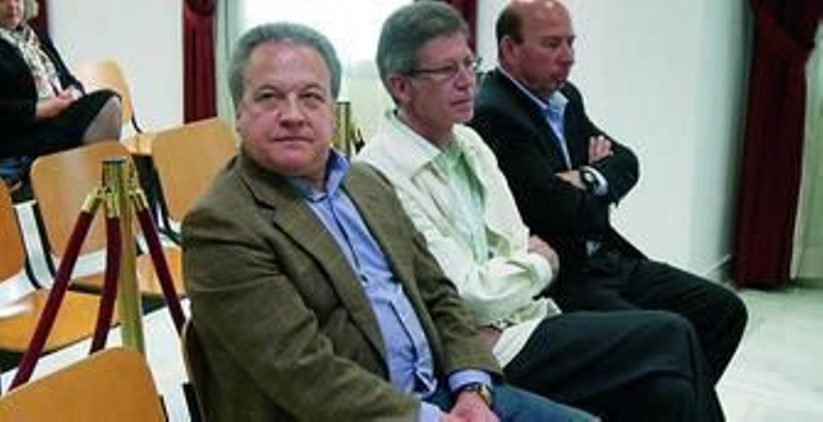 Pacheco, en primer término, junto a Cobacho y López durante el juicio en la Sección Octava.