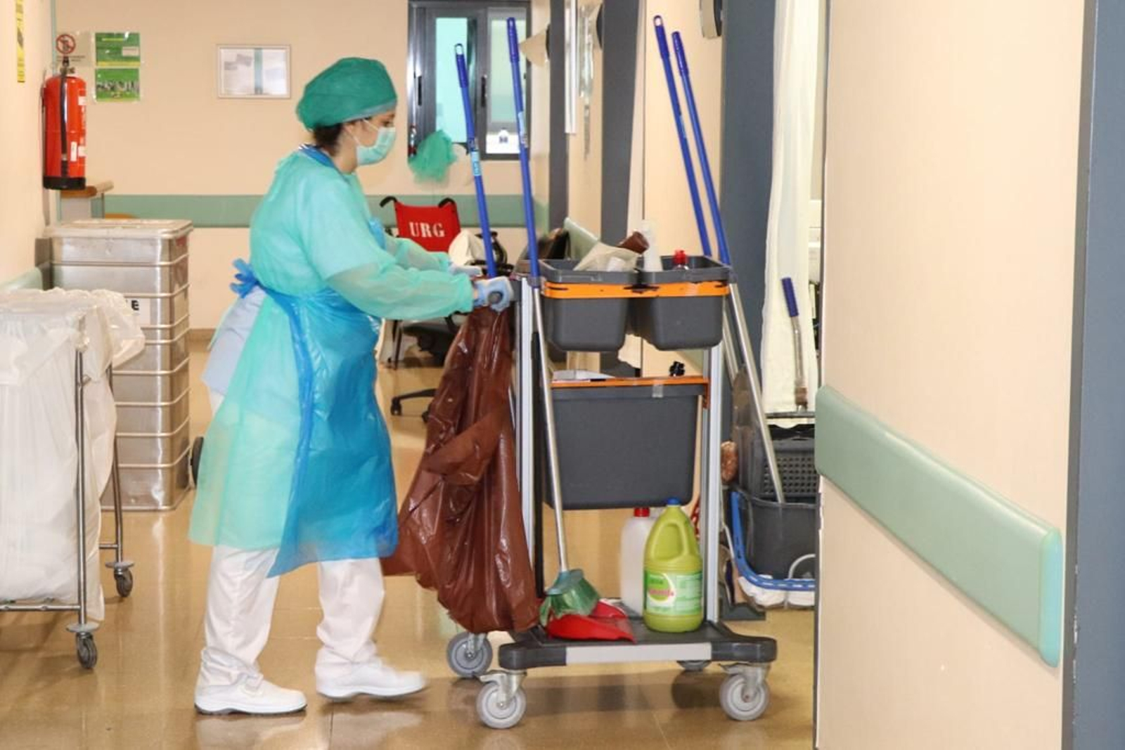 El trabajo en las Urgencias del Reina Sofía, retratado por los propios profesionales