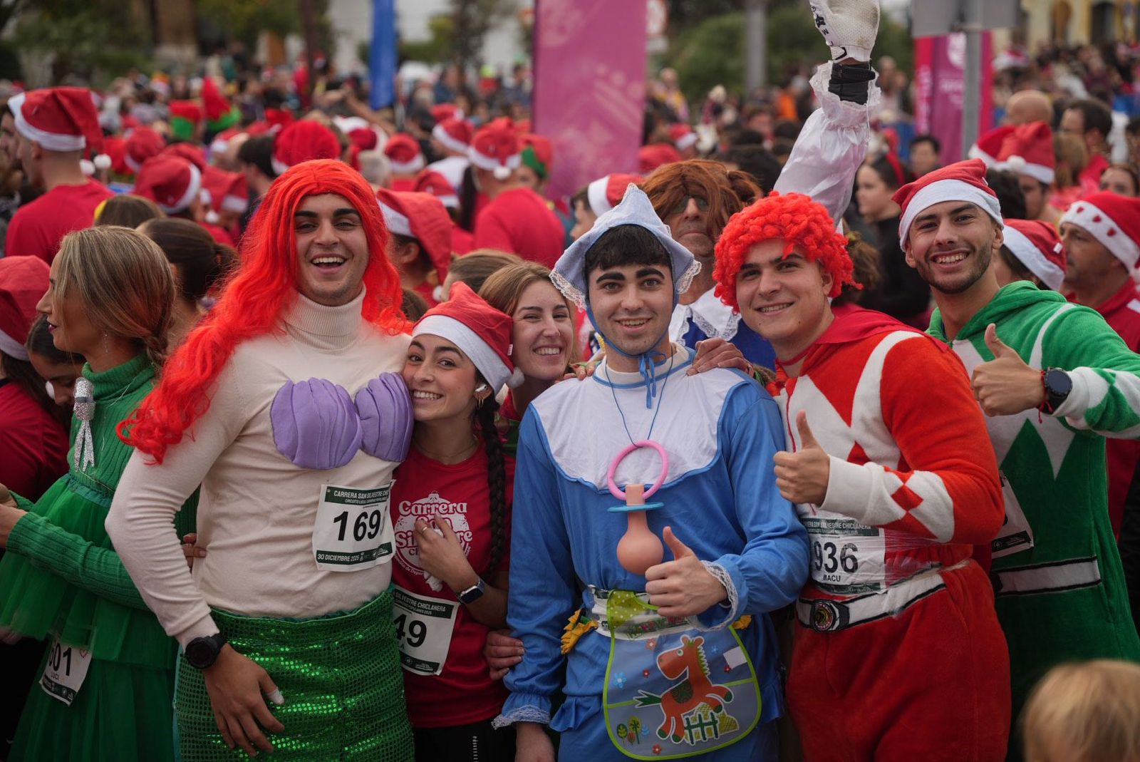 Imágenes de la XII Carrera San Silvestre Chiclanera
