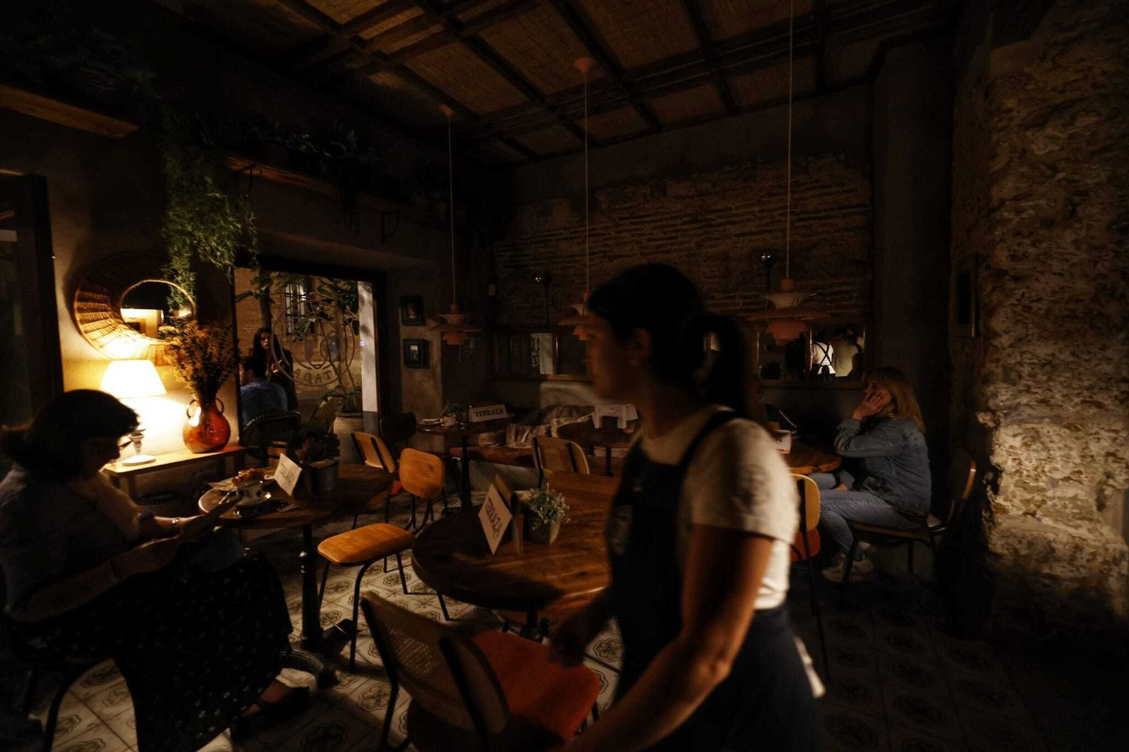 Las imágenes del apagón de la hostelería en Cádiz.