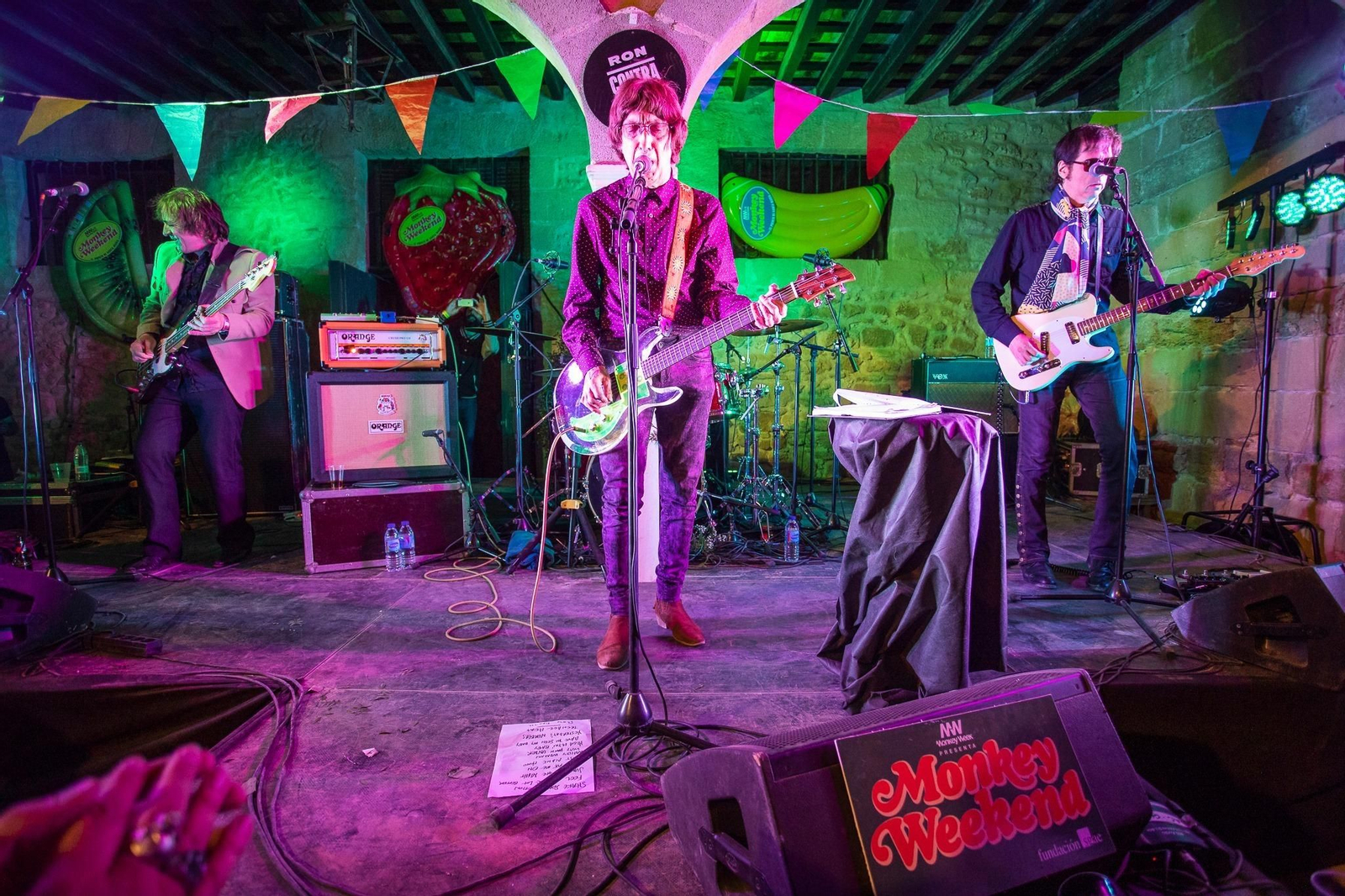 Cyril Jordan en un momento de su actuación con los Flamin Groovies