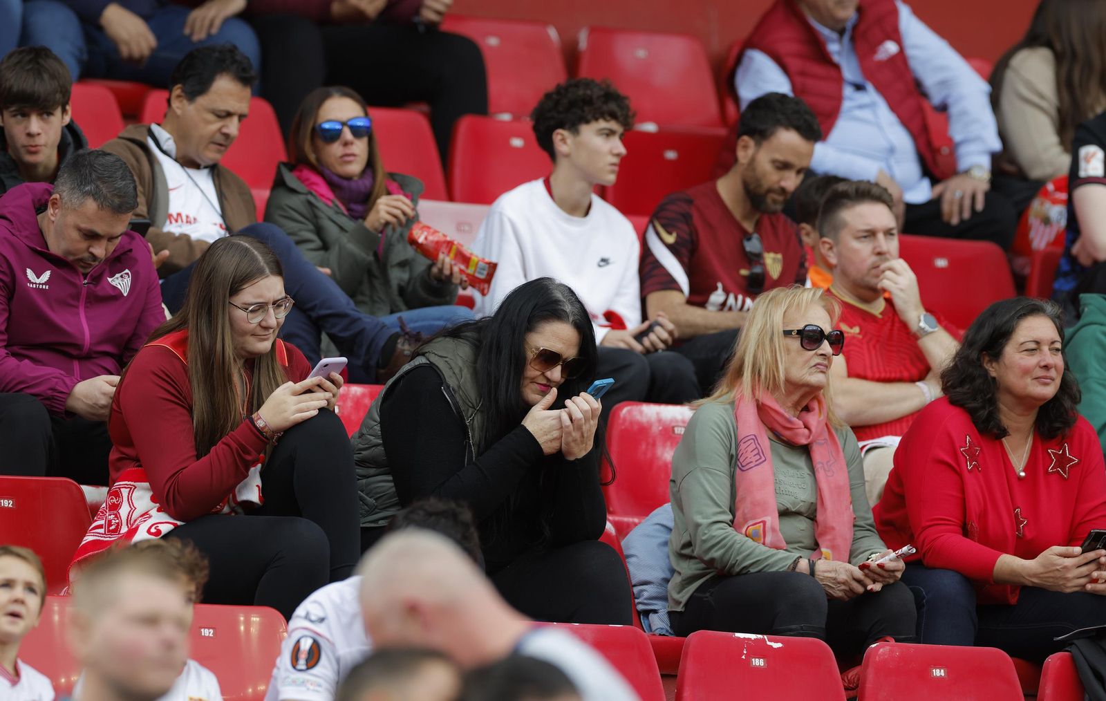 Búscate en las fotos del Sevilla fc - Rayo