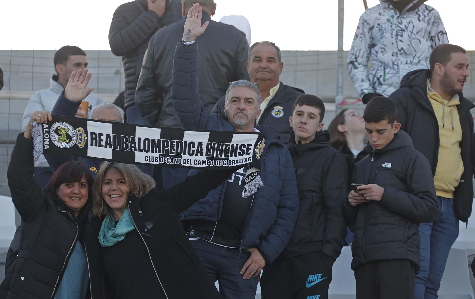 Búscate durante el Balona - Antoniano en el Ciudad de La Línea
