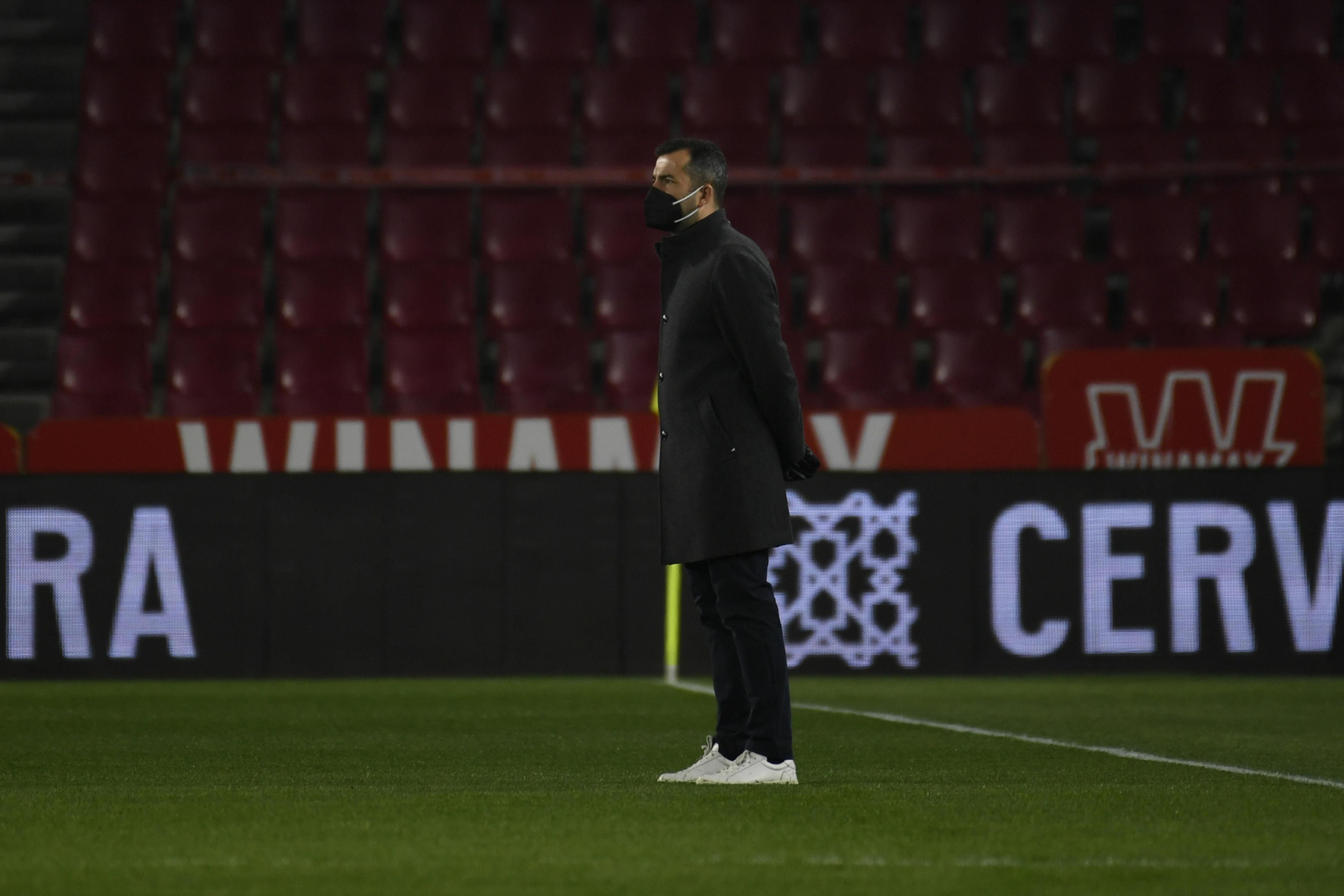 Diego Martínez, antes del inicio del partido.