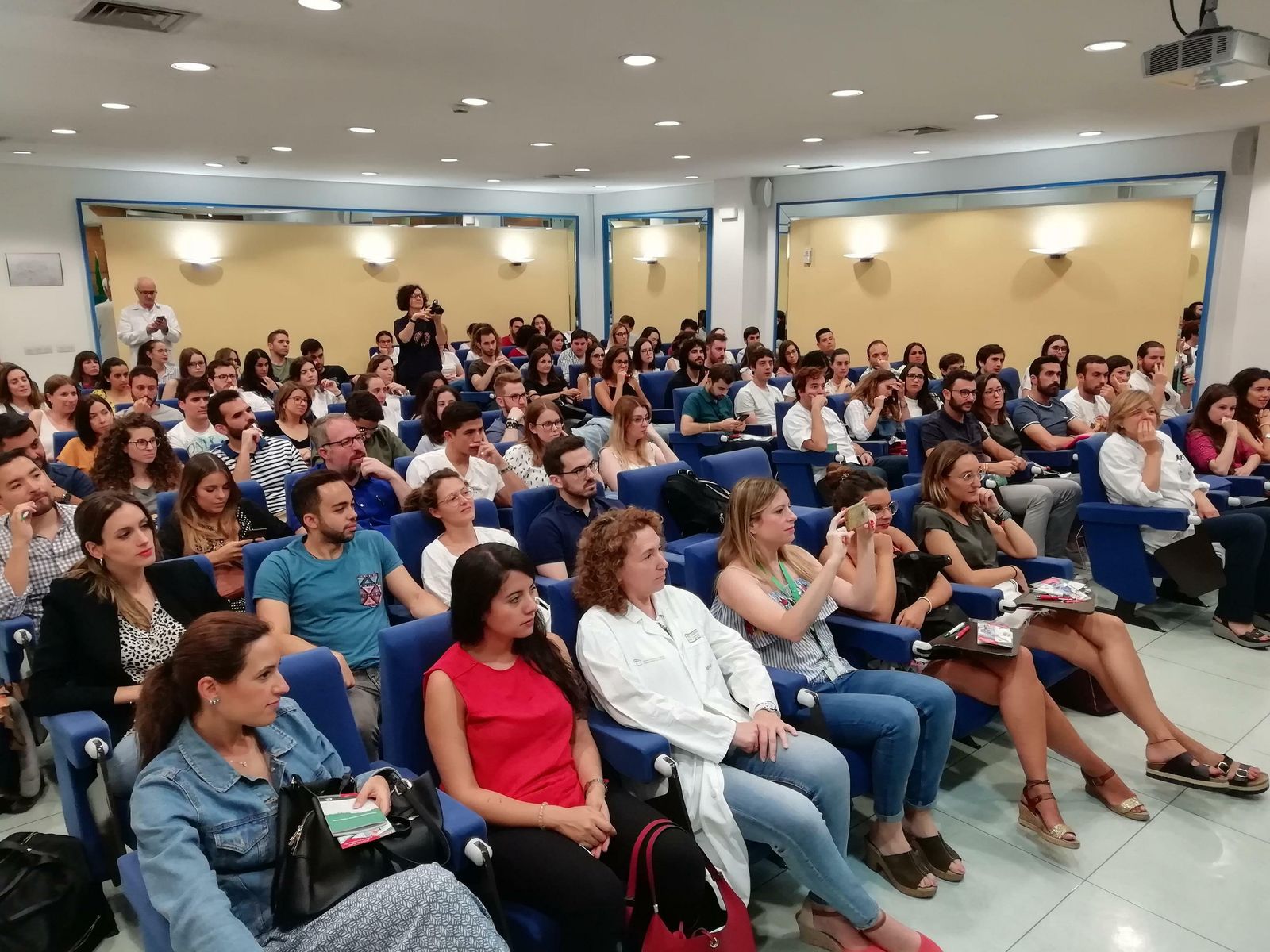 Los nuevos residentes del Hospital Regional, en el acto de bienvenida.
