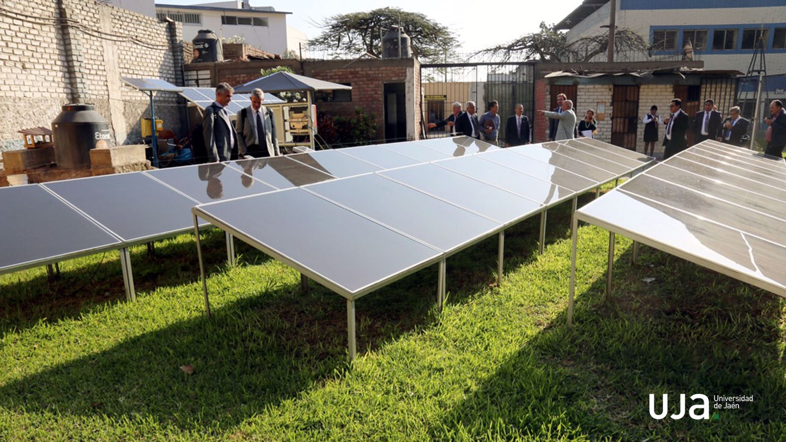 Sistema fotovoltaico conectado a la red en base a módulos de 2ª generación de lámina delgada en la UNI-Lima