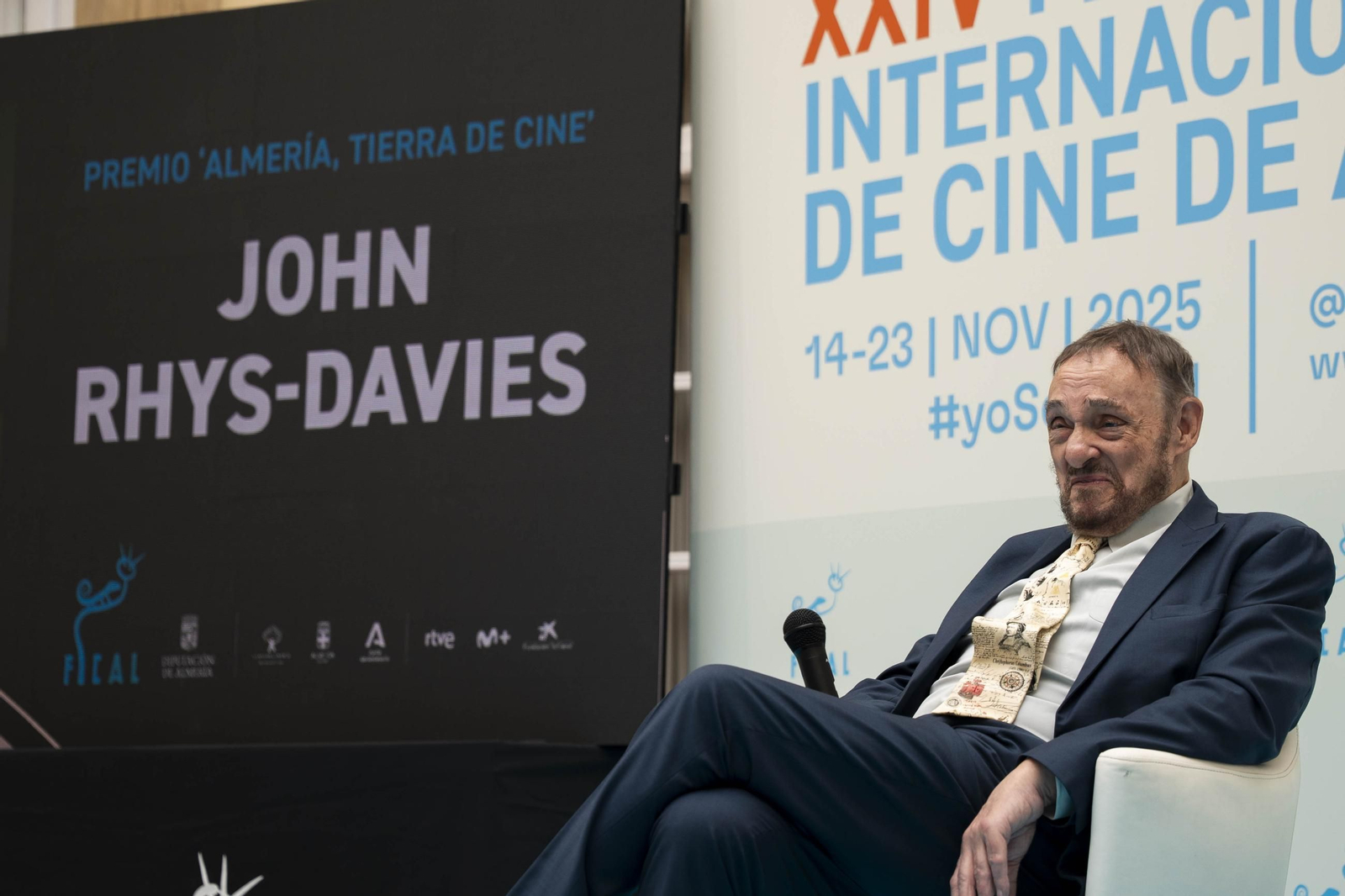 La estrella a JOHN RHYS-DAVIES luce en el paseo de la fama de Almería