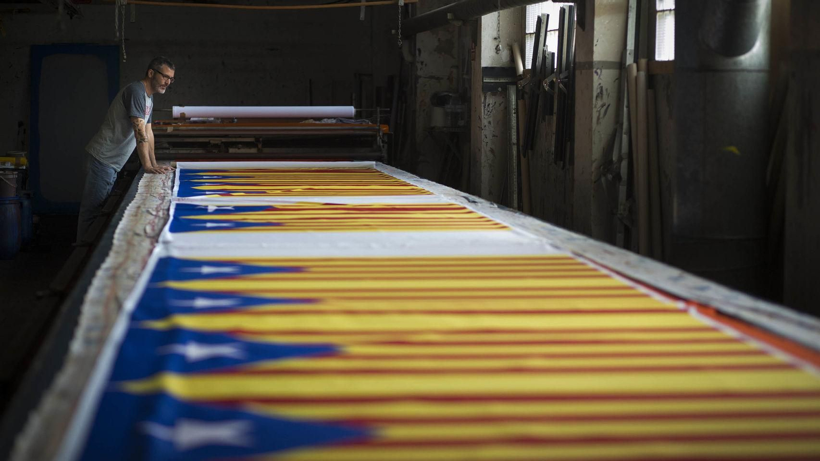 La fábrica malagueña de banderas.