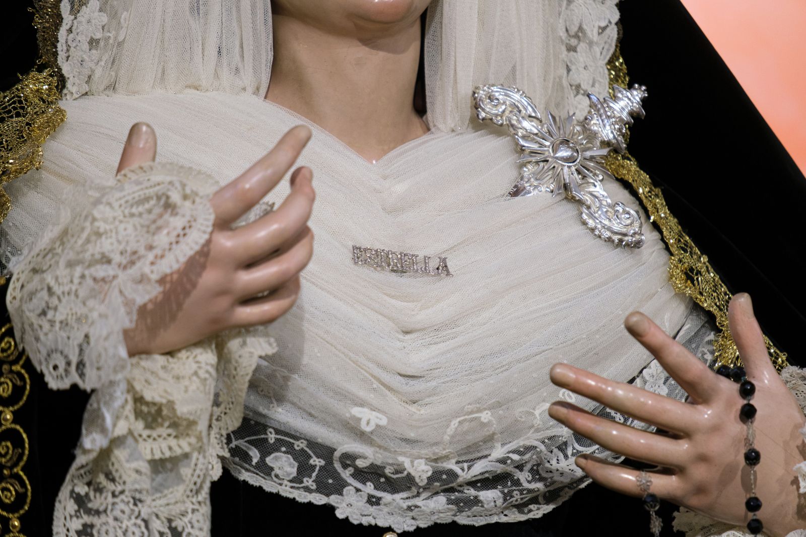 Las imágenes de la Virgen de la Estrella vestida de luto