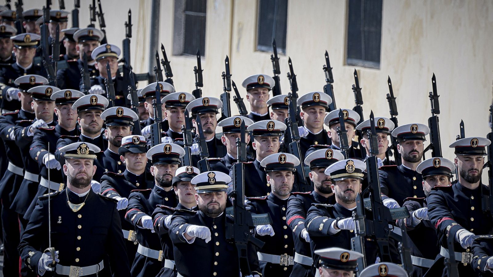 Las imágenes de la celebración del 489º Aniversario de la Infantería de Marina en Cádiz