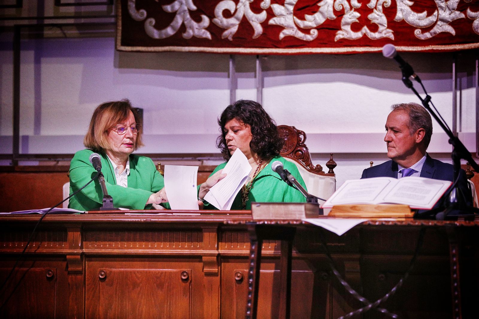 Las imágenes de la investidura de Carmen Álvarez como alcaldesa de Sanlúcar