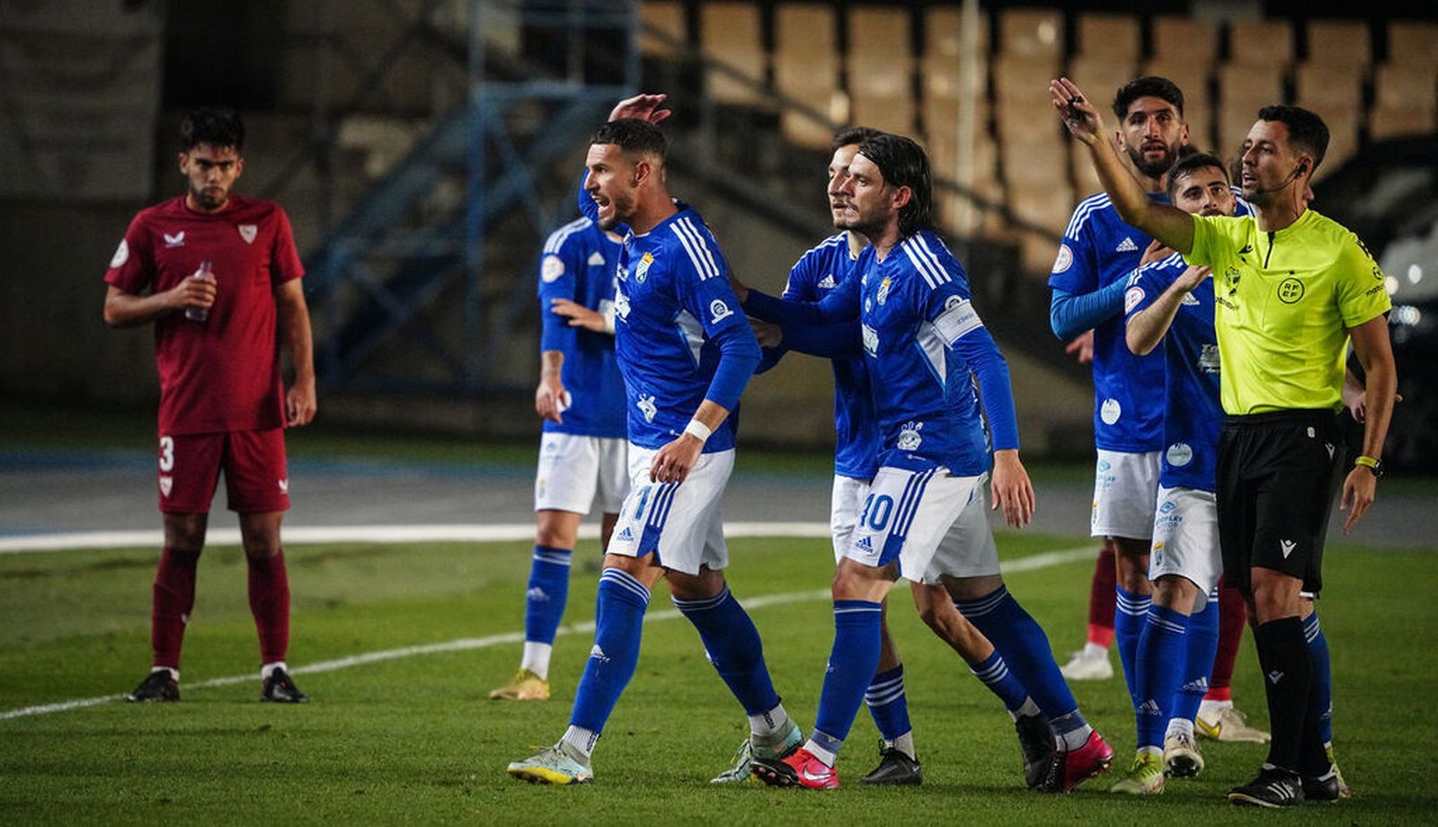 Álvaro Rey no jugará en Ayamonte por su expulsión del domingo.