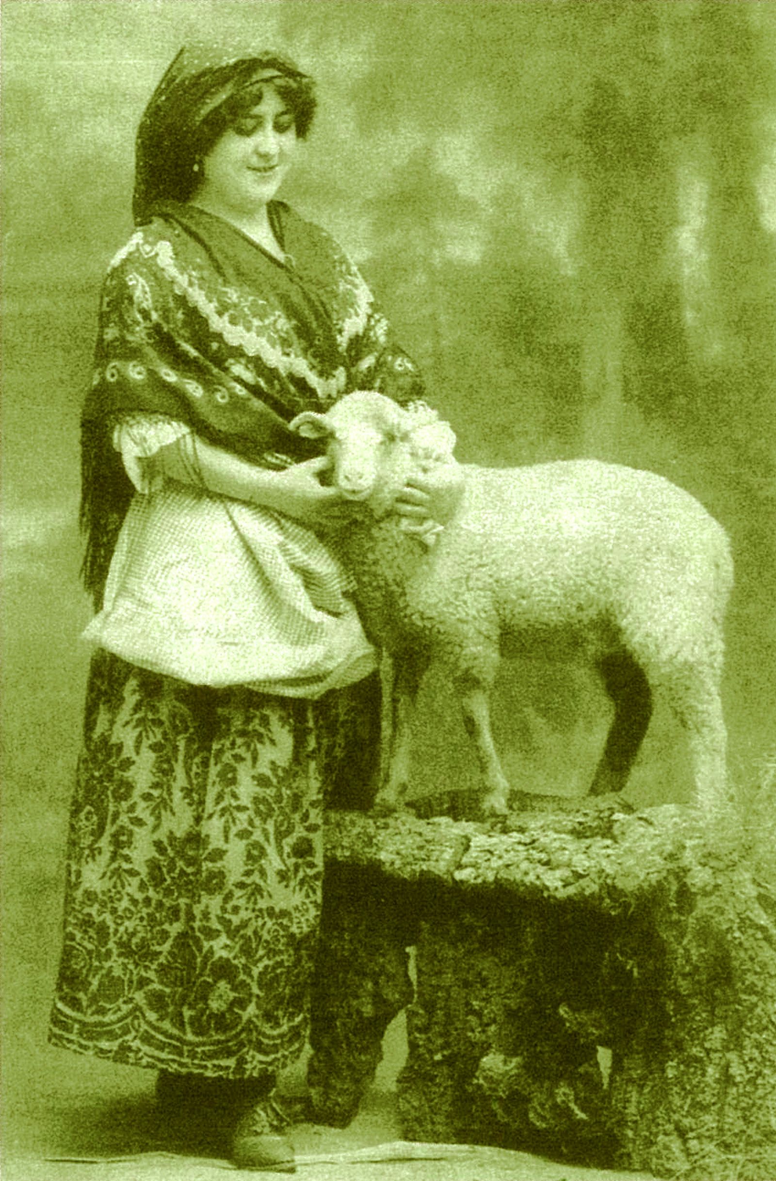 Laurita Nieto caracetrizada