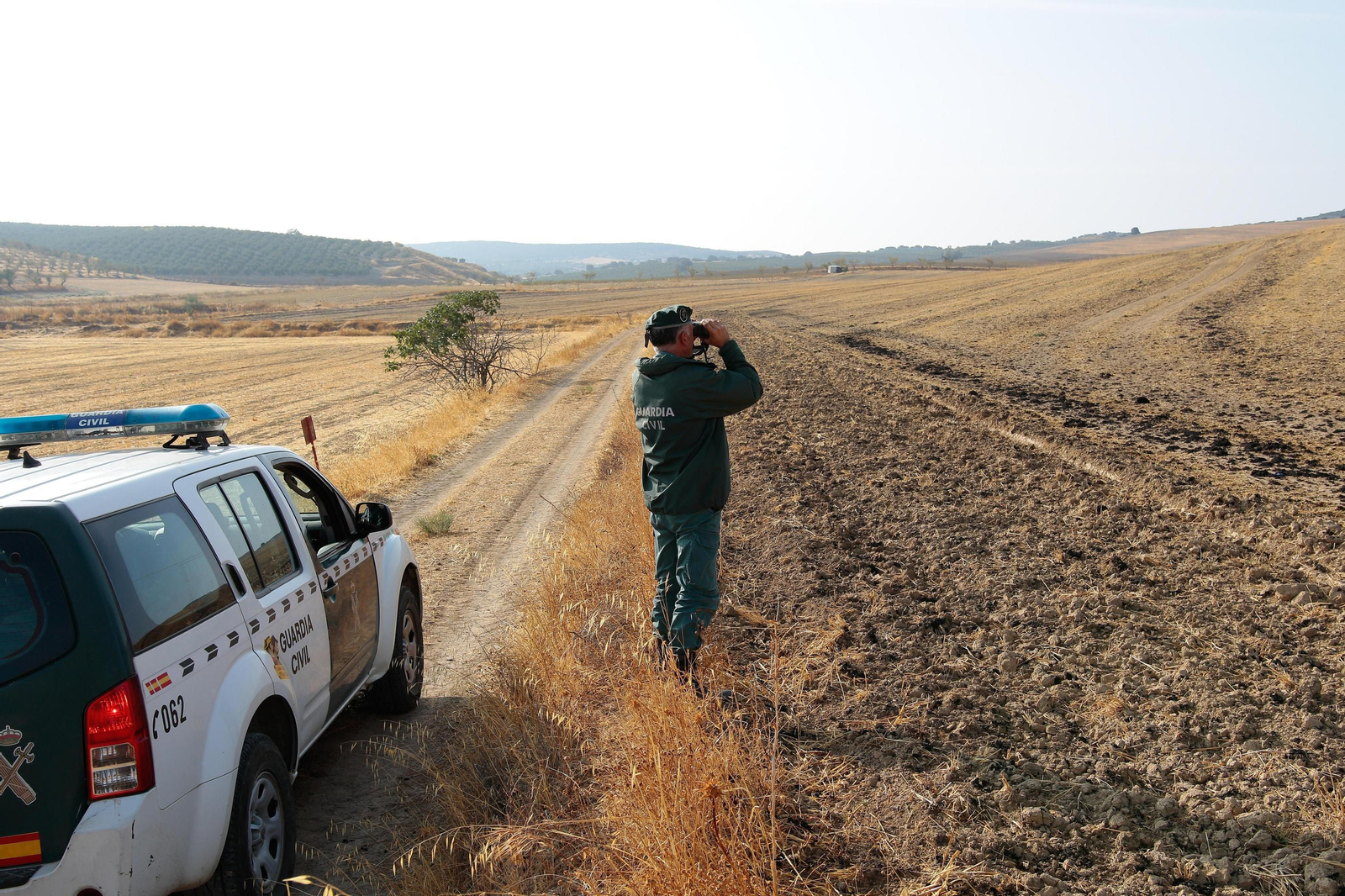 Imagen de archivo de un agente de la Guardia Civil en una finca.