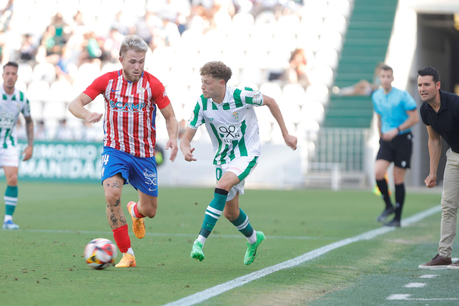 Las mejores fotos del ambiente en El Arcángel para el Córdoba CF - Algeciras