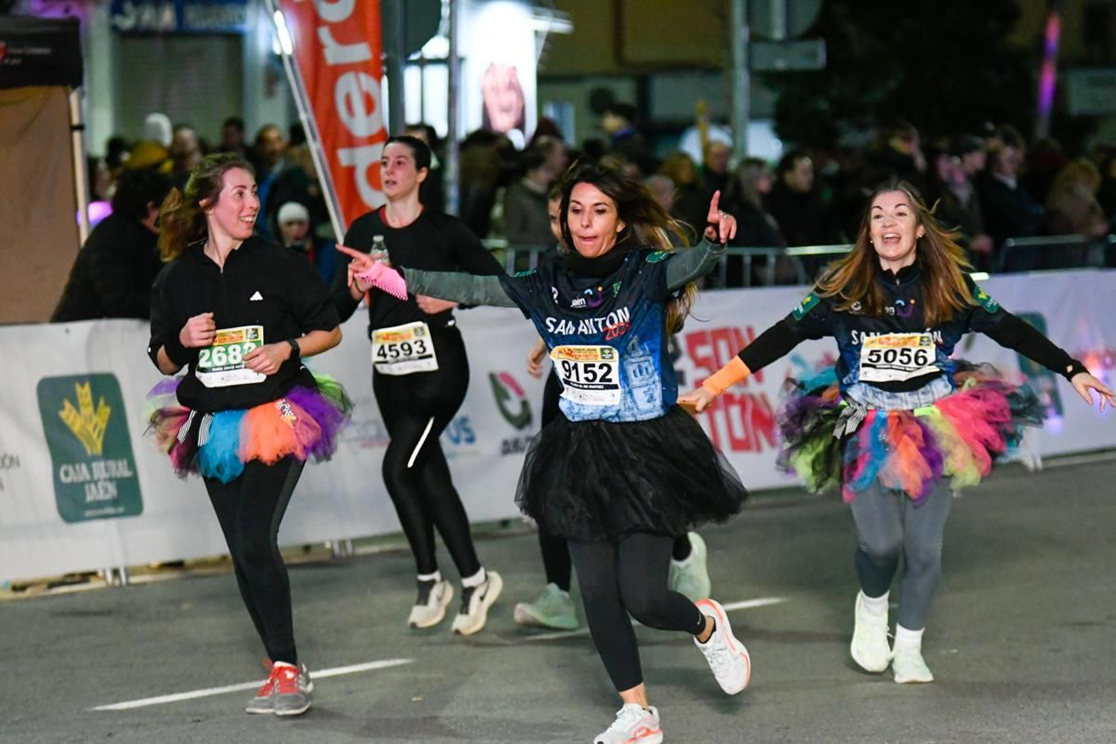 En imágenes: búscate en tu llegada a meta de la Carrera de San Antón 2025 (12)