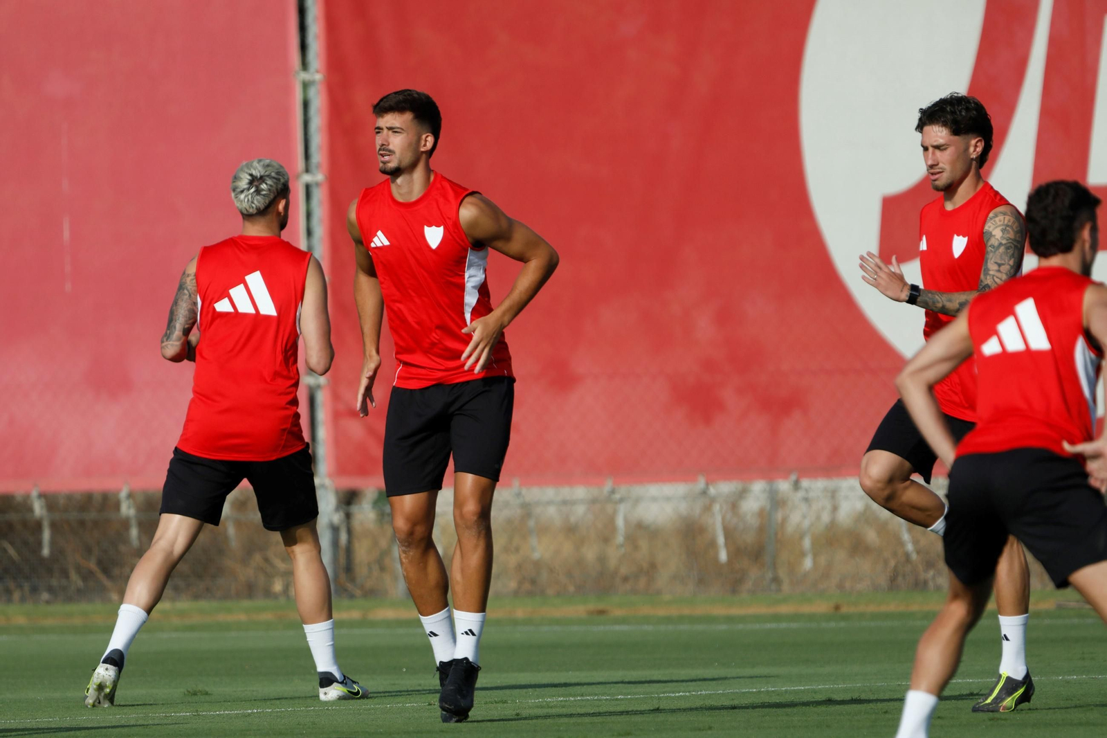 Las fotos del primer entrenamiento del Sevilla FC de la temporada 2025/2026