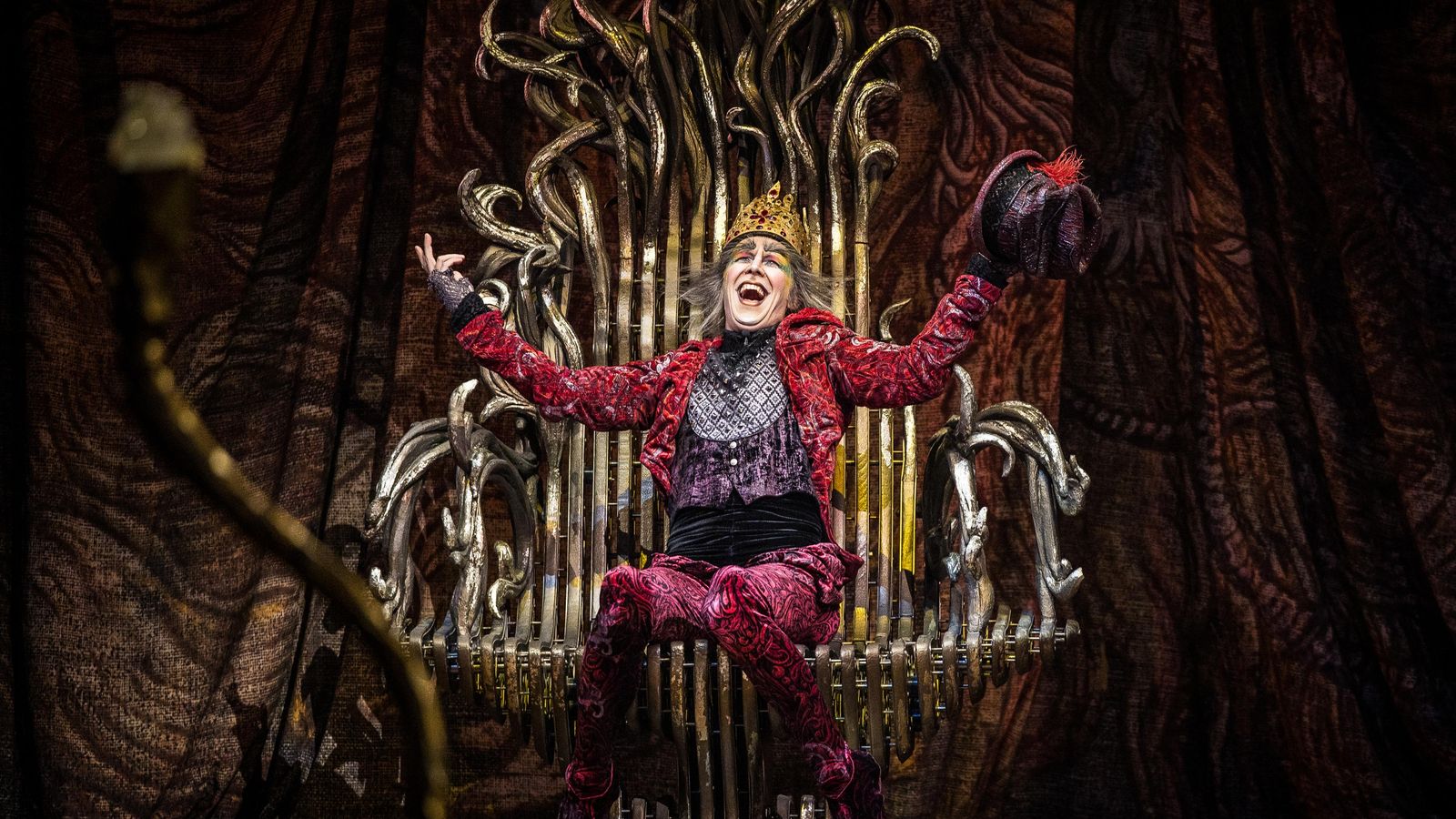 Sr. Fleur, en el trono del reino.