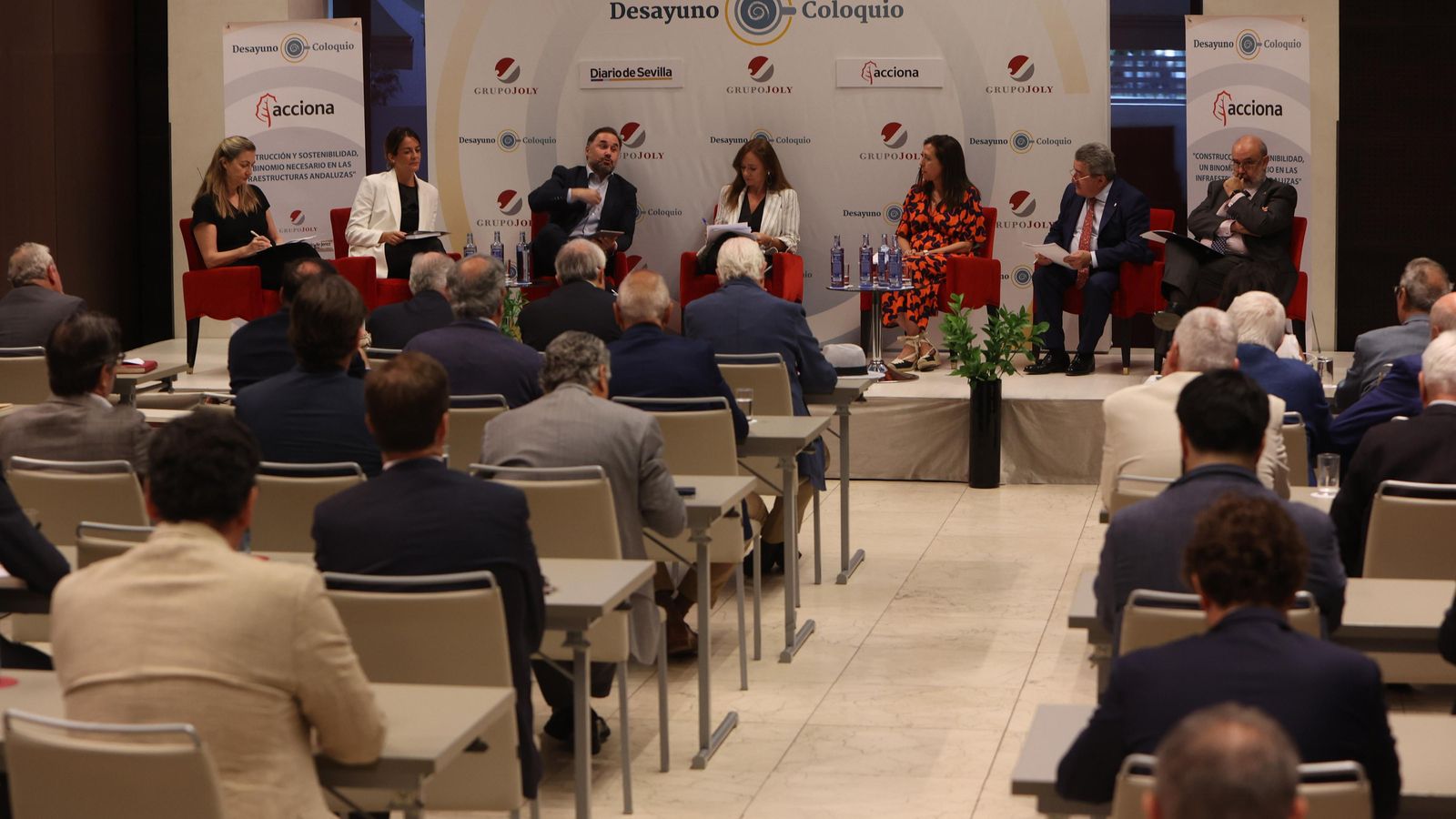 Un momento del coloquio, celebrado en el Hotel NH Collection de Sevilla