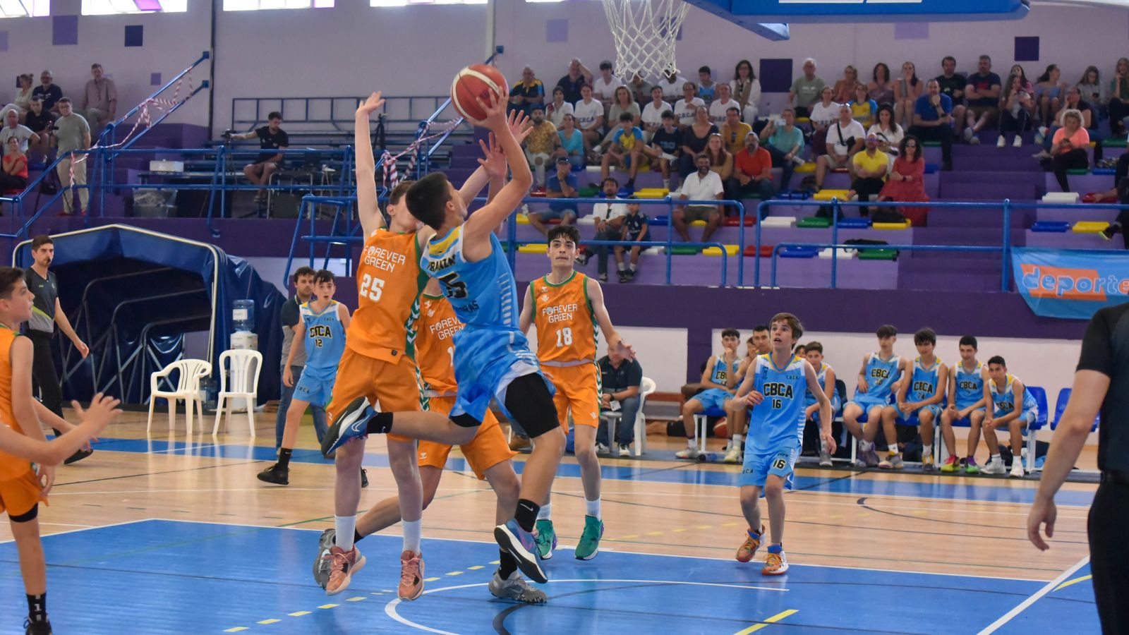 Las fotos de los cuartos de final del Cadeba infantil de La Línea