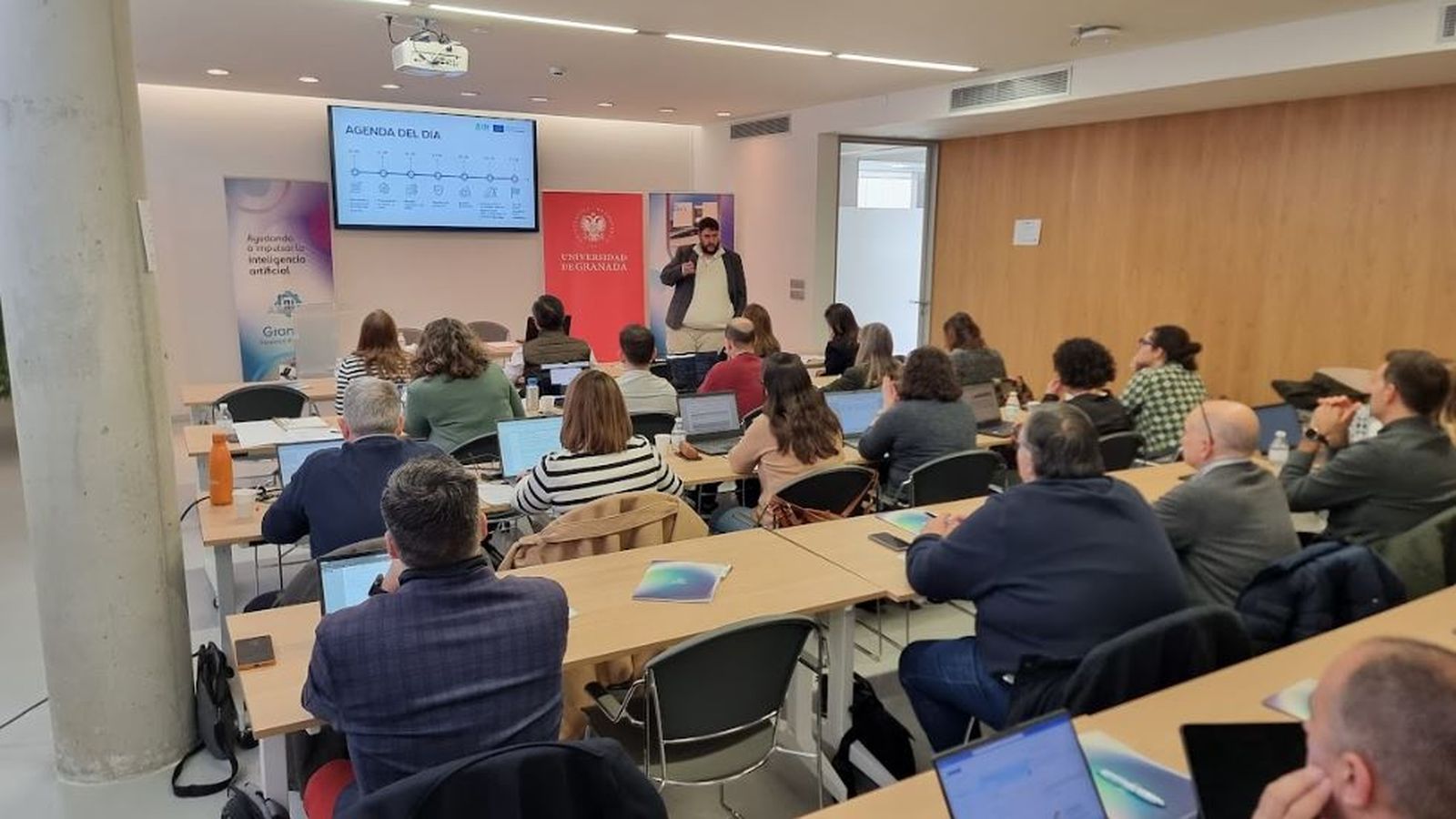 Celebración de la jornada en torno al AIR-Andalusia.