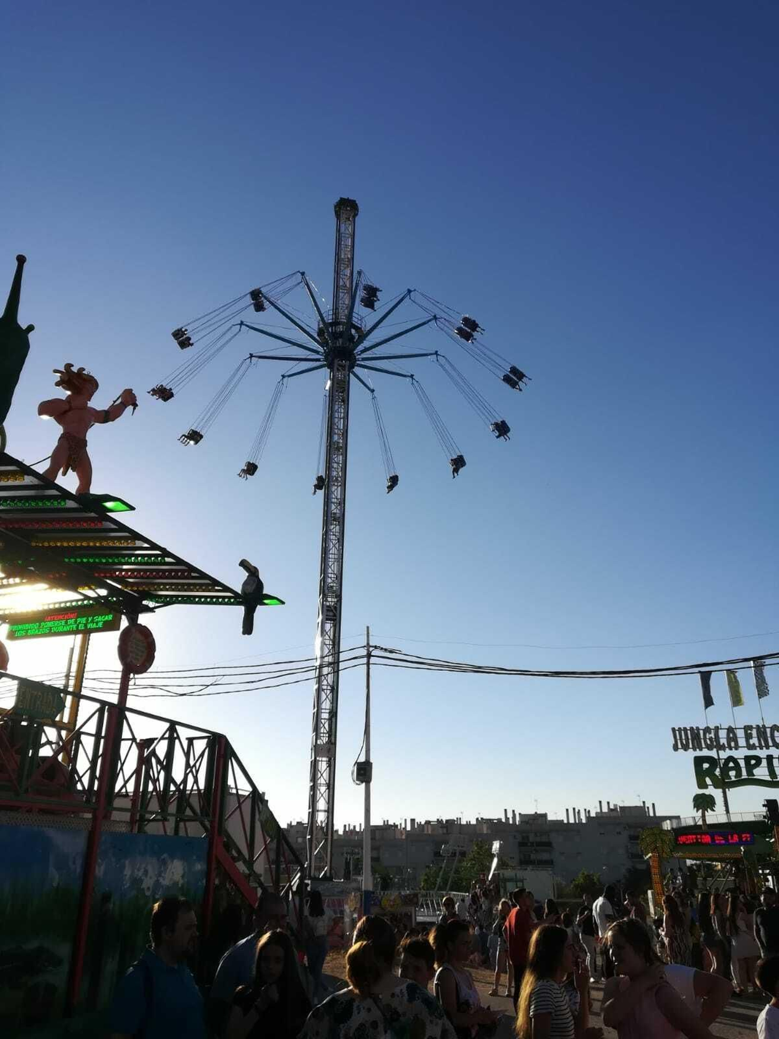 El concepto de sillas voladoras llevado a la máxima expresión.