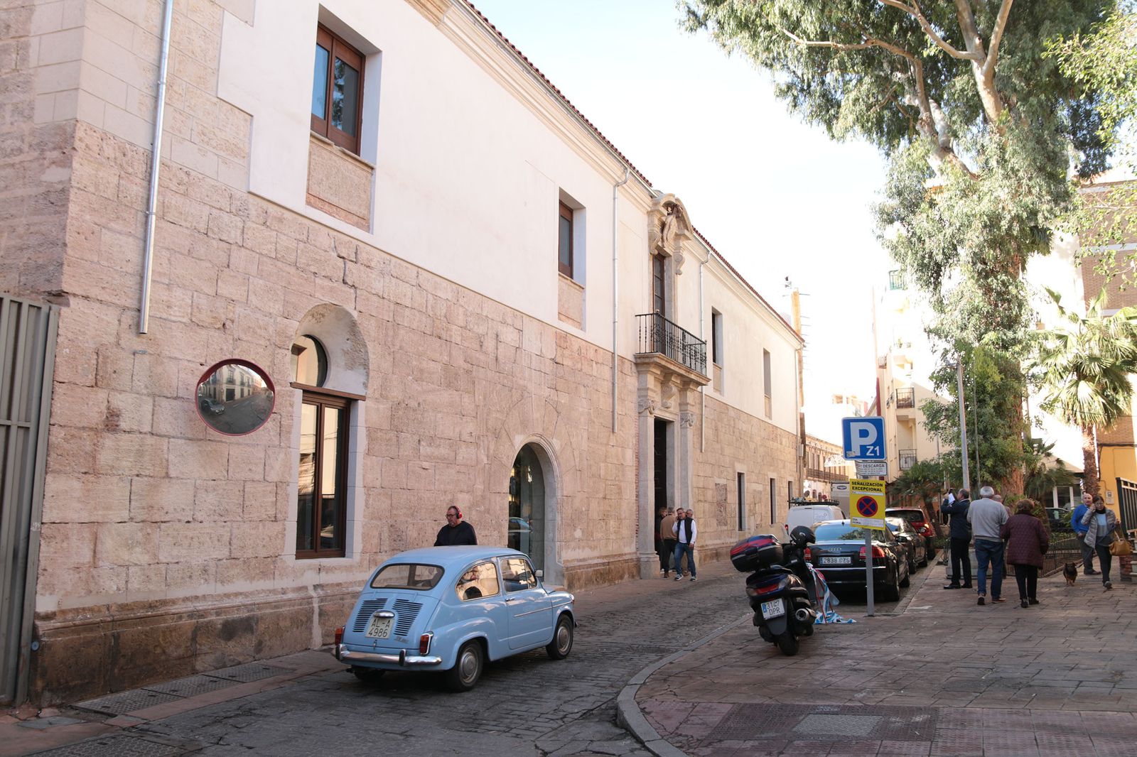 Hospital Provincial, edificio emblemático cuya parte del siglo XVI ha sido recientemente rehabilitada por la Diputación Provincial y la parte del siglo XIX se va a ceder a la Universidad de Almería