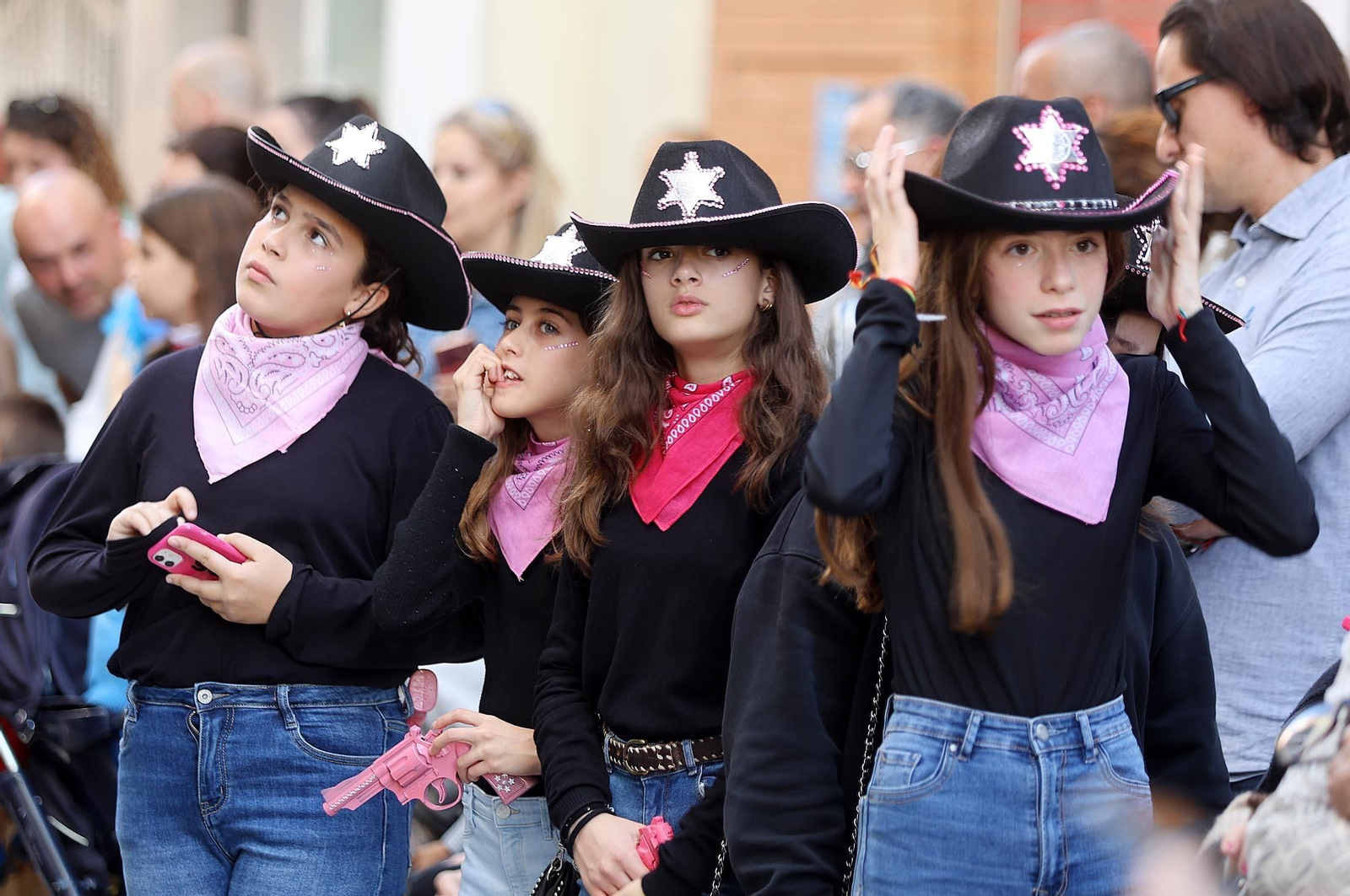Imágenes de la cabalgata del Carnaval Colombino 2024
