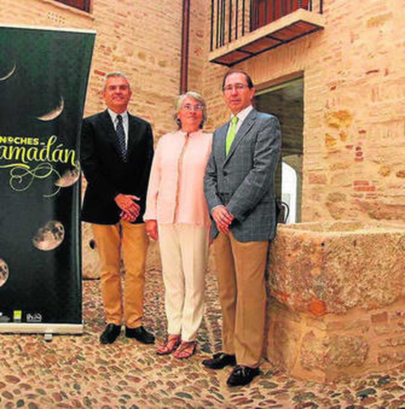 Eduardo López junto con Isabel Romero y Rafael Jaén.