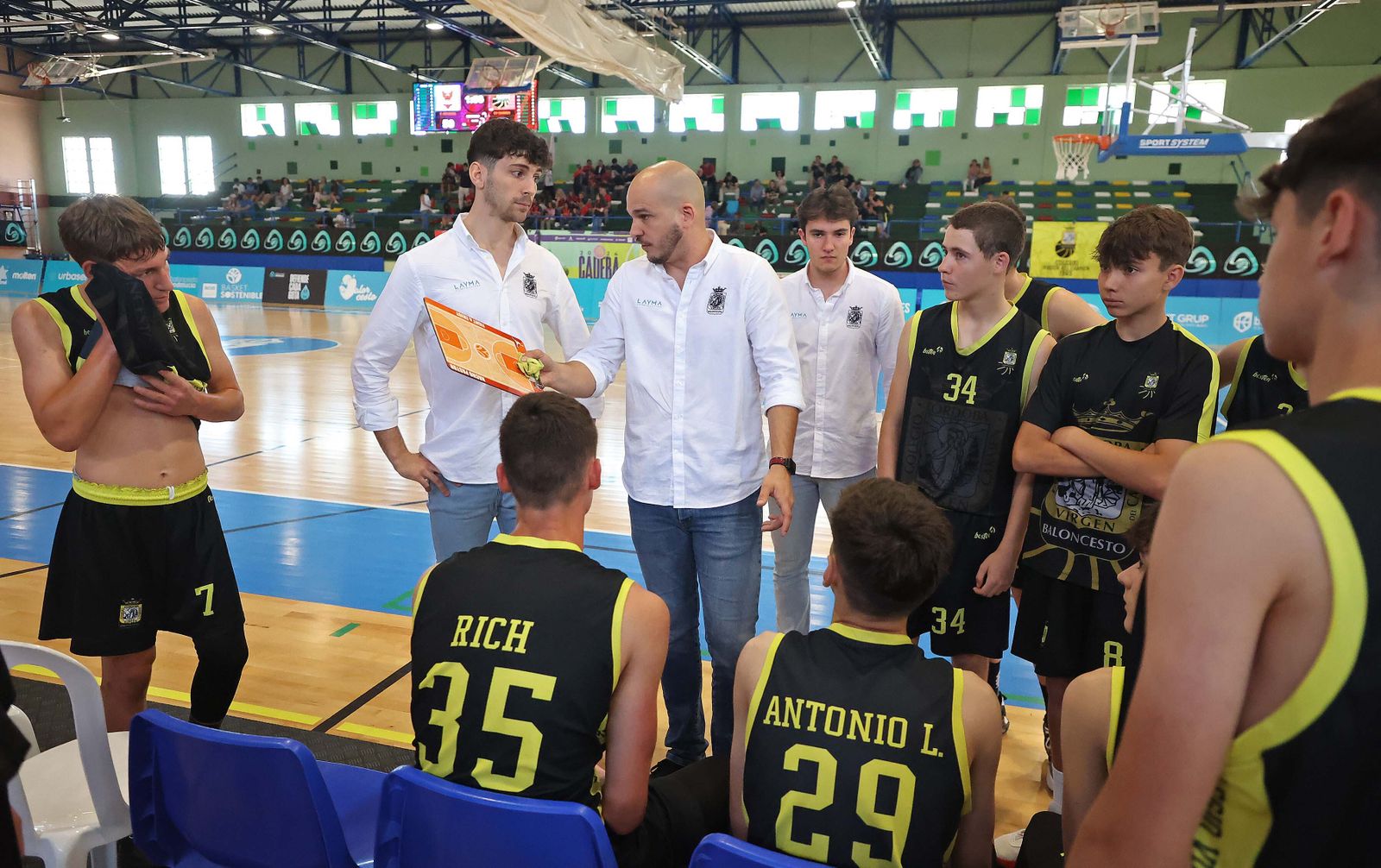 Imágenes de la jornada final del CADEBA infantil masculino de baloncesto en La Línea