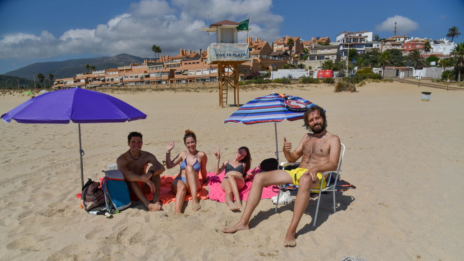Las fotos del ultimo domingo de la temporada oficial de playas en Algeciras