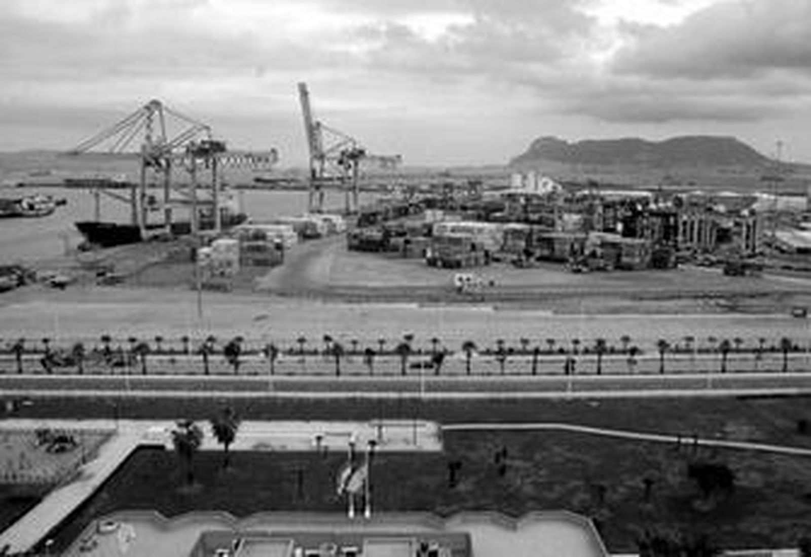 Imagen aérea del puerto de Algeciras.
