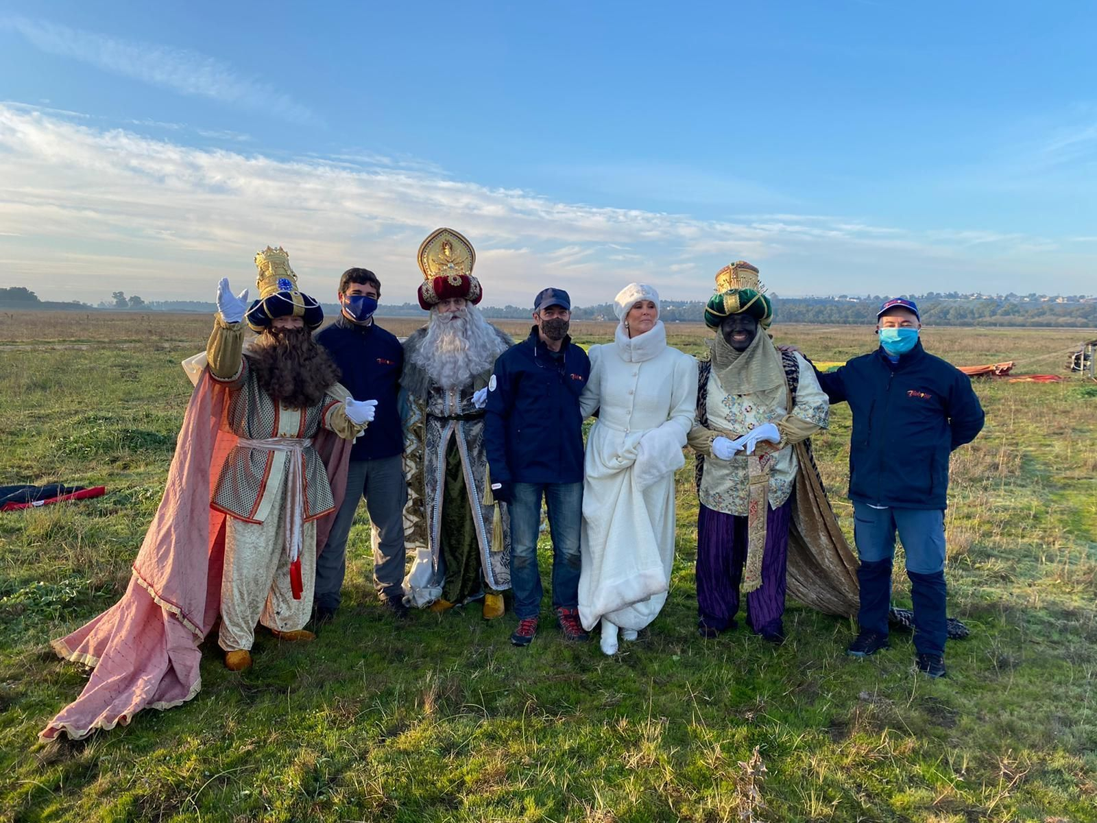 Fotos del vuelo de los Reyes Magos sobre Sevilla